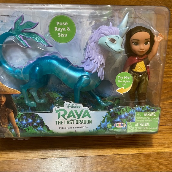 Disney Raya and The Last Dragon 6-Inch Petite Raya Doll and Feature Sisu Dragon - Picture 7 of 9